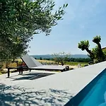 L'arbre Qui Chante Bed and Breakfast 4*