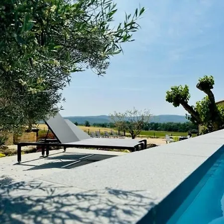 L'arbre Qui Chante Bed & Breakfast 4*